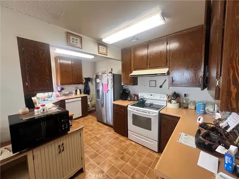 Kitchen - 4828 Wren Rd, Joshua Tree, CA 92252 photo 1 of 2