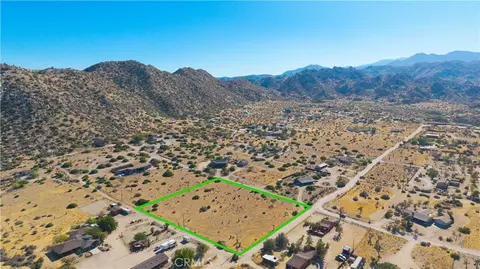 5525 Minna Gombell Ln, Pioneertown, CA 92268
