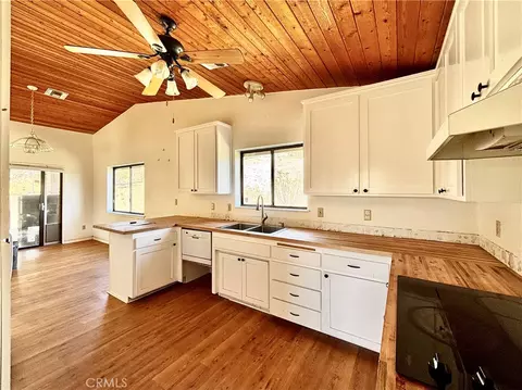 Kitchen - 8234 Balsa, Yucca Valley, CA 92284 photo 1 of 6