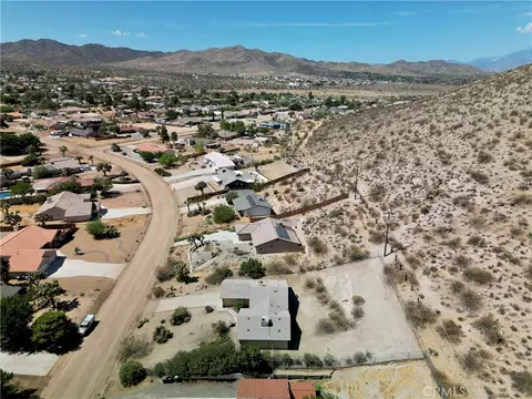 View/Area - 8234 Balsa, Yucca Valley, CA 92284 photo 7 of 9