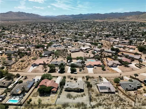 View/Area - 8234 Balsa, Yucca Valley, CA 92284 photo 5 of 9