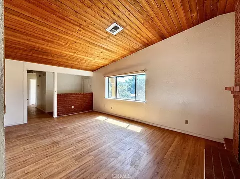 Living - 8234 Balsa, Yucca Valley, CA 92284 photo 2 of 5