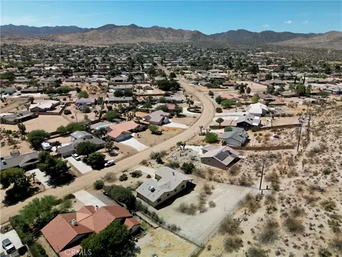 View/Area - 8234 Balsa, Yucca Valley, CA 92284 photo 6 of 9