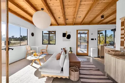 Living - 5437 Paradise View Rd, Yucca Valley, CA 92284 photo 3 of 5