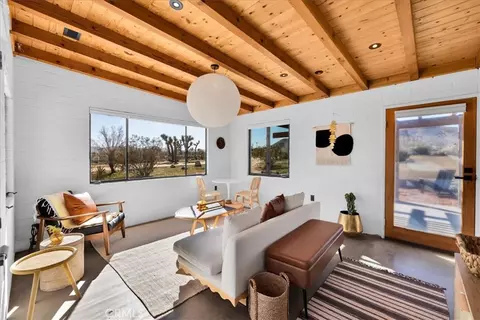 Living - 5437 Paradise View Rd, Yucca Valley, CA 92284 photo 2 of 5
