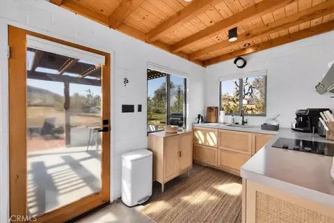 Kitchen - 5437 Paradise View Rd, Yucca Valley, CA 92284 photo 2 of 4