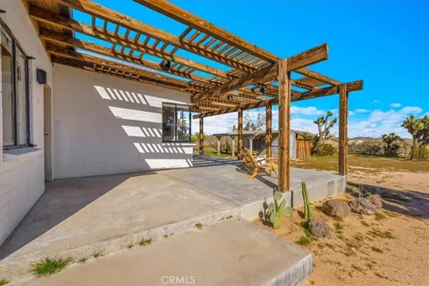 Exterior - 5437 Paradise View Rd, Yucca Valley, CA 92284 photo 4 of 31