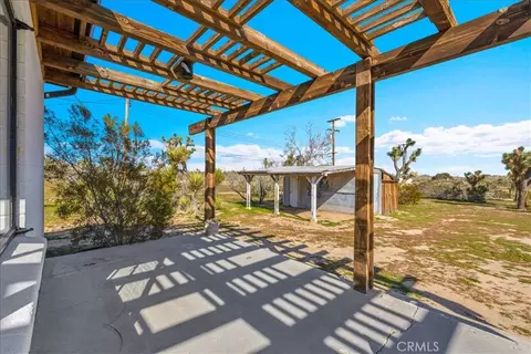 Exterior - 5437 Paradise View Rd, Yucca Valley, CA 92284 photo 6 of 31