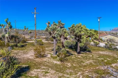 Exterior - 5437 Paradise View Rd, Yucca Valley, CA 92284 photo 14 of 31
