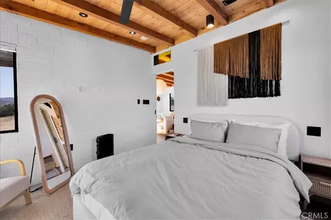 Bedroom - 5437 Paradise View Rd, Yucca Valley, CA 92284 photo 2 of 4