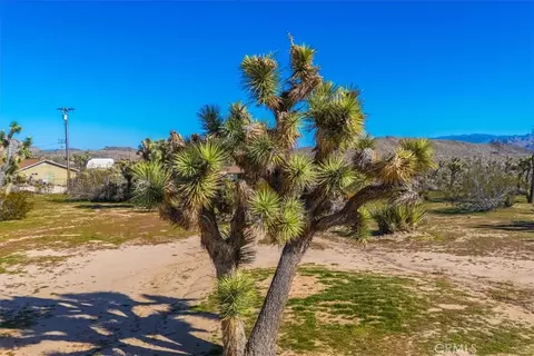 View/Area - 5437 Paradise View Rd, Yucca Valley, CA 92284 photo 2 of 12