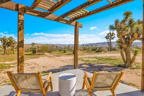 Exterior - 5437 Paradise View Rd, Yucca Valley, CA 92284 photo 5 of 31