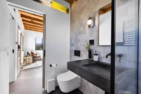 Bath - 5437 Paradise View Rd, Yucca Valley, CA 92284 photo 2 of 2