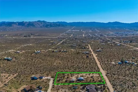 View/Area - 5437 Paradise View Rd, Yucca Valley, CA 92284 photo 9 of 12