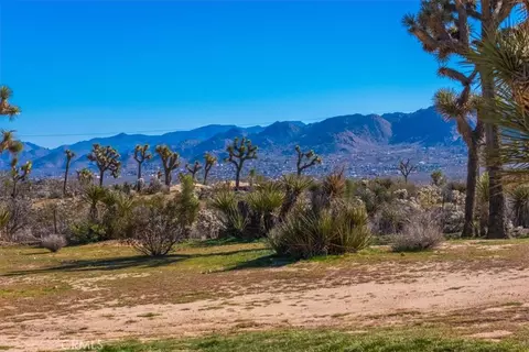 Exterior - 5437 Paradise View Rd, Yucca Valley, CA 92284 photo 26 of 31