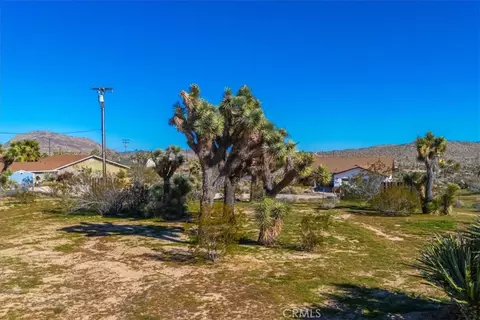 Exterior - 5437 Paradise View Rd, Yucca Valley, CA 92284 photo 15 of 31