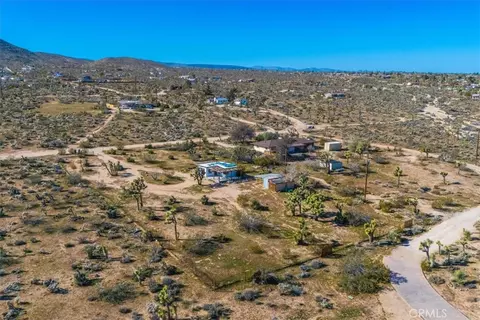 View/Area - 5437 Paradise View Rd, Yucca Valley, CA 92284 photo 4 of 12