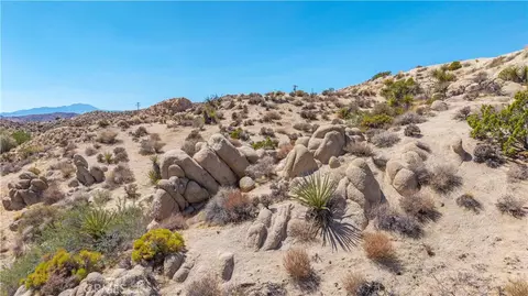 56643 Plaza Del Amigo, Yucca Valley, CA 92284
