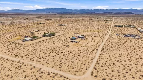 View/Area - 65330 Sand Trl, Joshua Tree, CA 92252 photo 6 of 8