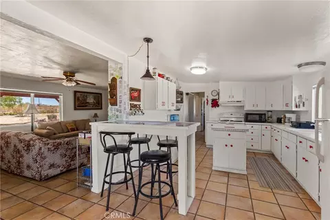 Kitchen - 65330 Sand Trl, Joshua Tree, CA 92252 photo 1 of 4