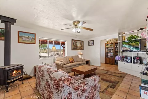 Living - 65330 Sand Trl, Joshua Tree, CA 92252 photo 2 of 3
