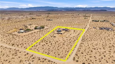 View/Area - 65330 Sand Trl, Joshua Tree, CA 92252 photo 5 of 8