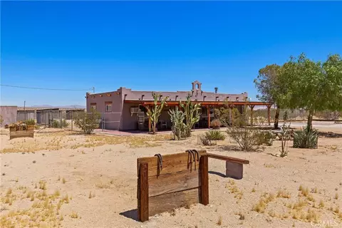 Exterior - 65330 Sand Trl, Joshua Tree, CA 92252 photo 2 of 16