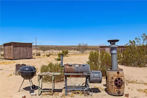 Exterior - 65330 Sand Trl, Joshua Tree, CA 92252 photo 9 of 16
