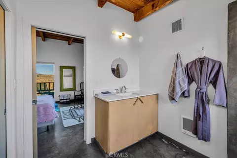 Bath - 63433 Belmont St, Joshua Tree, CA 92252 photo 3 of 3