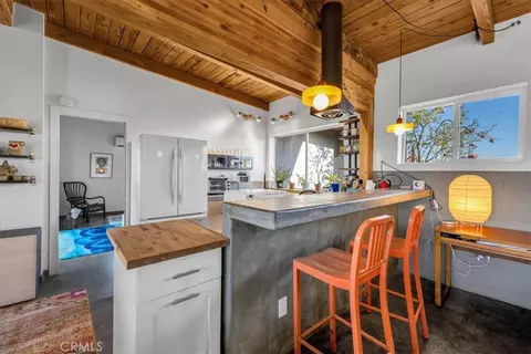 Kitchen - 63433 Belmont St, Joshua Tree, CA 92252 photo 2 of 5