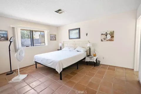 Bedroom - 56347 Tamarisk Ct, Yucca Valley, CA 92284 photo 3 of 4