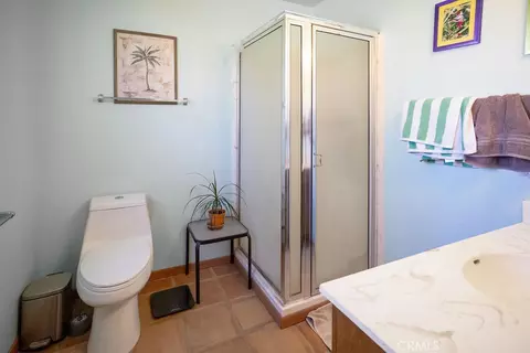 Bath - 56347 Tamarisk Ct, Yucca Valley, CA 92284 photo 2 of 2