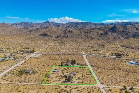 View/Area - 8715 Desert Shadows Rd, Joshua Tree, CA 92252 photo 2 of 7