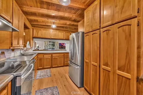 Kitchen - 8715 Desert Shadows Rd, Joshua Tree, CA 92252 photo 4 of 6