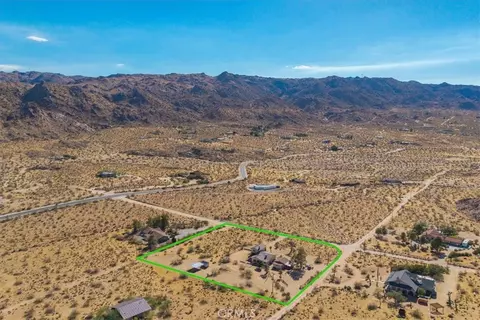 View/Area - 8715 Desert Shadows Rd, Joshua Tree, CA 92252 photo 3 of 7