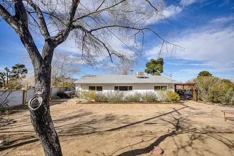 Exterior - 61537 Valley View Dr, Joshua Tree, CA 92252 photo 6 of 13
