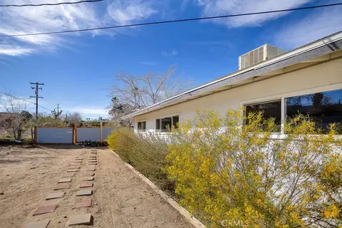 Exterior - 61537 Valley View Dr, Joshua Tree, CA 92252 photo 9 of 13