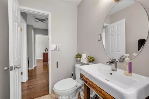Bath - 61537 Valley View Dr, Joshua Tree, CA 92252 photo 2 of 2
