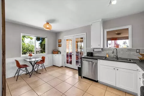 Kitchen - 61537 Valley View Dr, Joshua Tree, CA 92252 photo 3 of 3