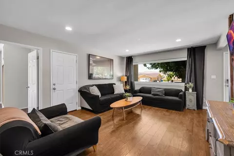 Living - 61537 Valley View Dr, Joshua Tree, CA 92252 photo 4 of 4