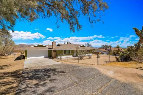 Exterior - 60796 Natoma Trl, Joshua Tree, CA 92252 photo 3 of 15