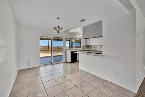 Dining - 60796 Natoma Trl, Joshua Tree, CA 92252 photo 1 of 1