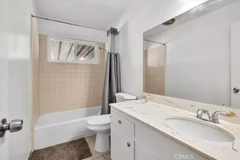 Bath - 60796 Natoma Trl, Joshua Tree, CA 92252 photo 3 of 3