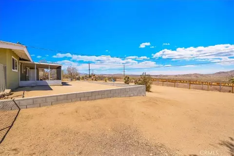 Exterior - 60796 Natoma Trl, Joshua Tree, CA 92252 photo 12 of 15