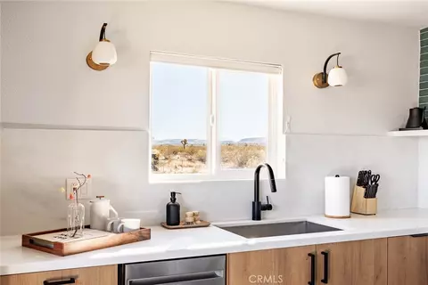 Kitchen - 2360 Sand Dr, Landers, CA 92285 photo 2 of 4