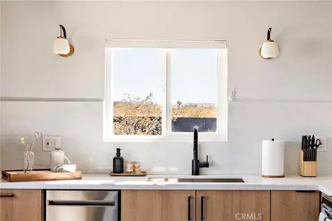 Kitchen - 2360 Sand Dr, Landers, CA 92285 photo 3 of 4