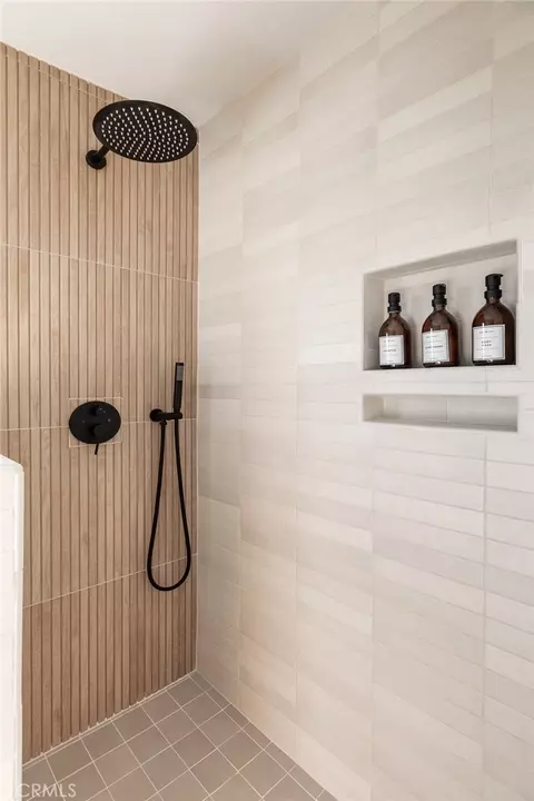 Bath - 2360 Sand Dr, Landers, CA 92285 photo 3 of 4