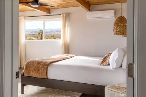 Bedroom - 2360 Sand Dr, Landers, CA 92285 photo 2 of 5