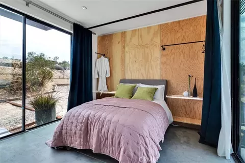 Bedroom - 6957 Alturas Dr, Joshua Tree, CA 92252 photo 3 of 6