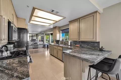 Kitchen - 61676 Pueblo Trl, Joshua Tree, CA 92252 photo 2 of 4